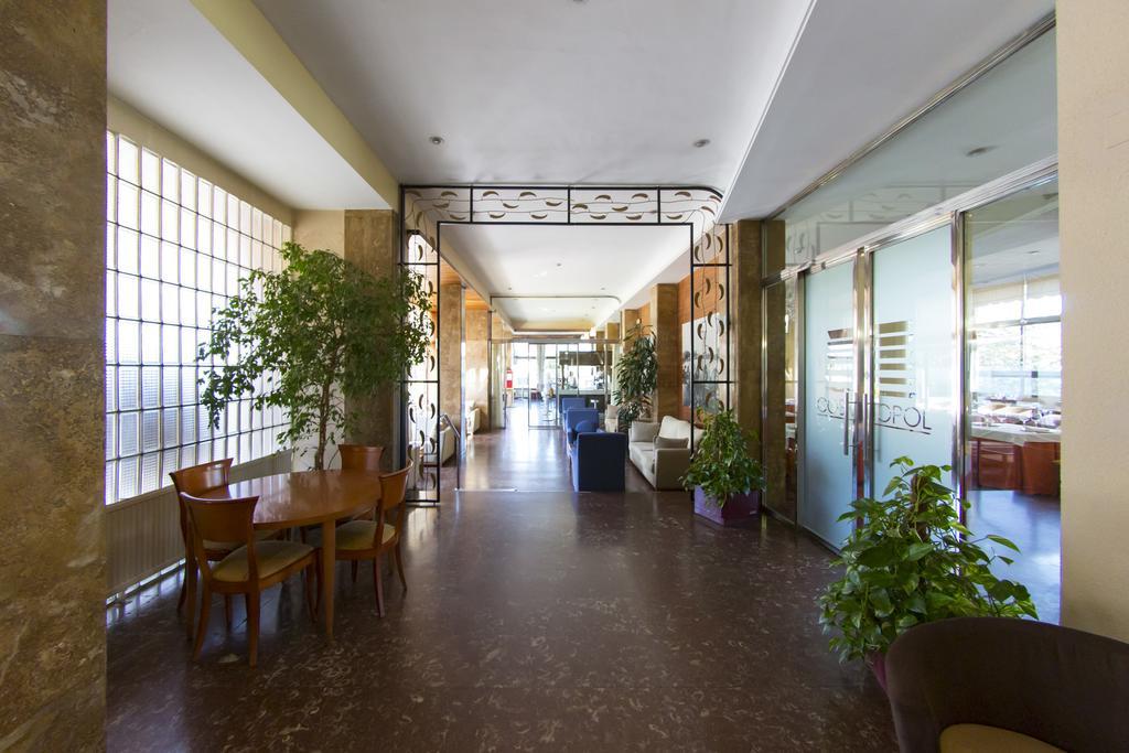 Hotel Cosmopol Ларедо Экстерьер фото